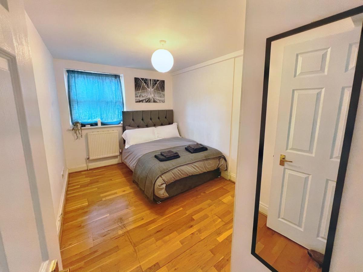 Lovely 2-Bedroom Serviced Apartment Greater London Bagian luar foto